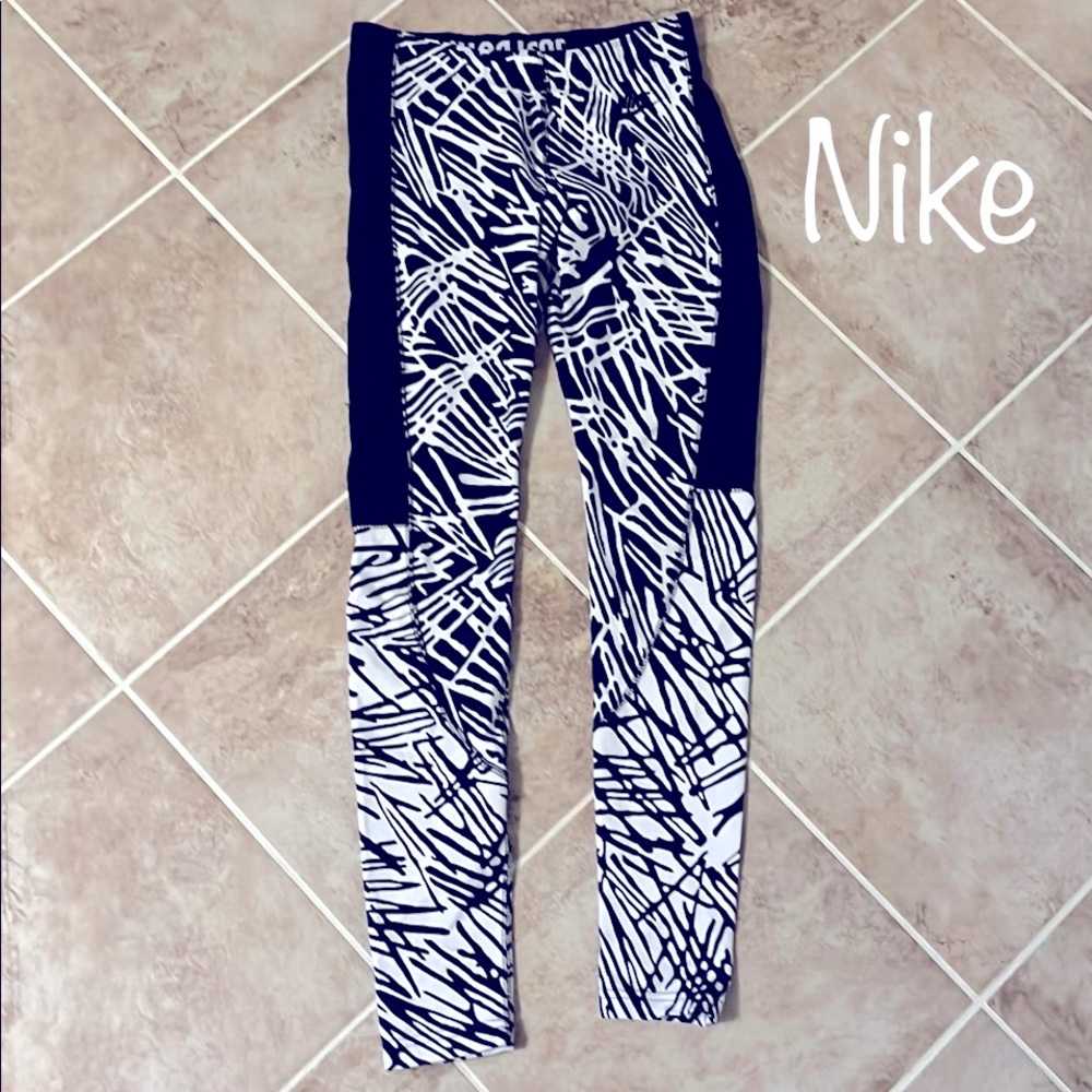 Nike Black and White Print Athletic Leggings
